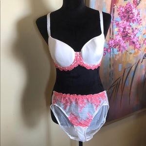 New Wacoal Off white/pink Bra & Pantie Set 36B/MD